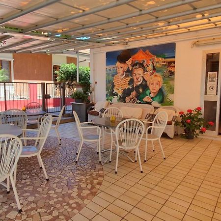 Hotel Eleonora Ρίμινι Εξωτερικό φωτογραφία