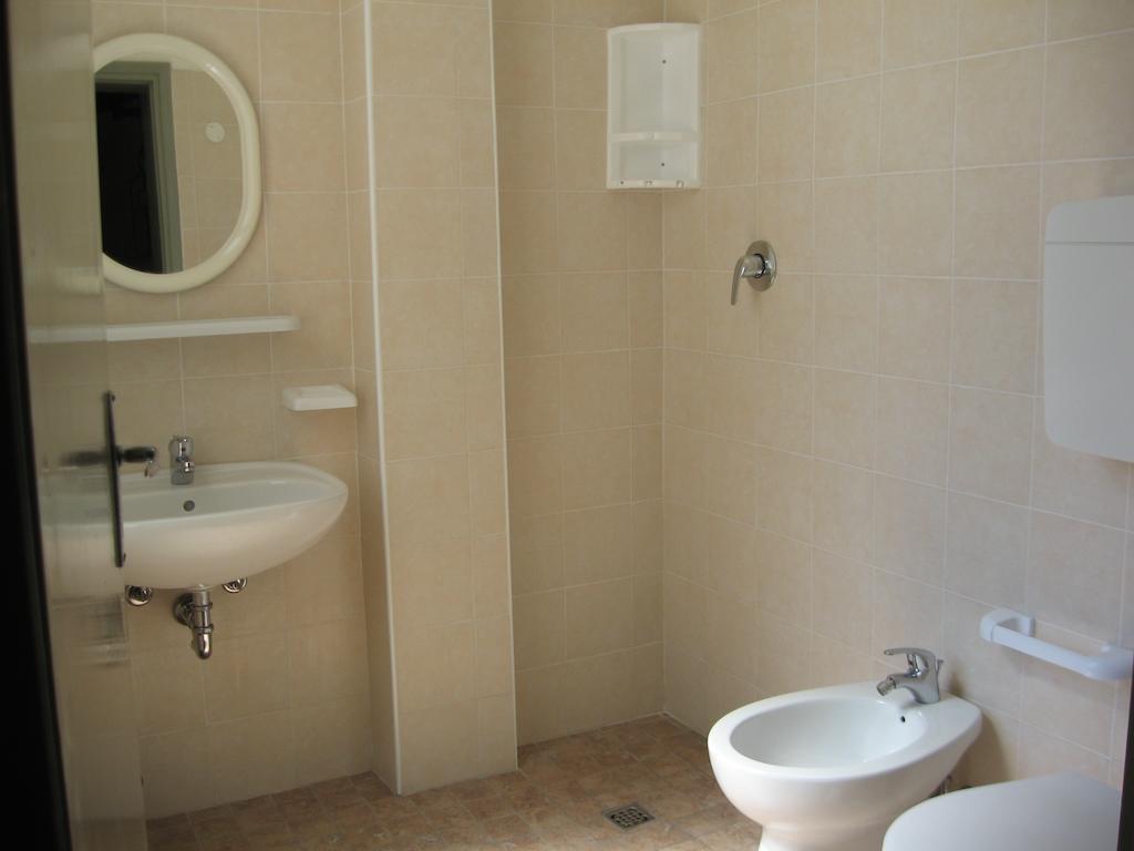 Hotel Eleonora Ρίμινι Δωμάτιο φωτογραφία