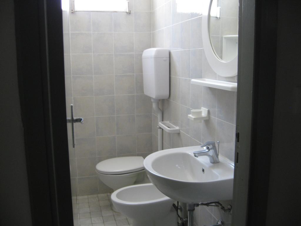 Hotel Eleonora Ρίμινι Δωμάτιο φωτογραφία