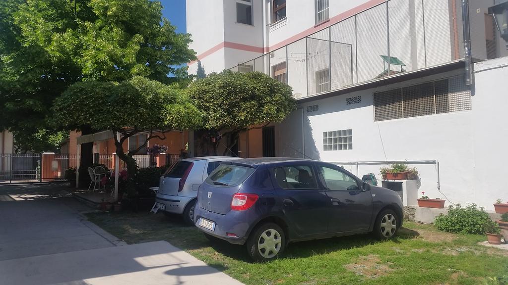 Hotel Eleonora Ρίμινι Εξωτερικό φωτογραφία