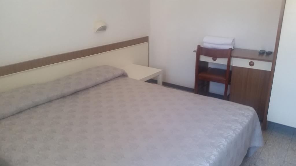 Hotel Eleonora Ρίμινι Εξωτερικό φωτογραφία